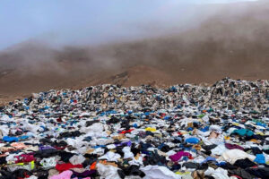 GOS Recycling Facts Used Clothes Pile Chile 03