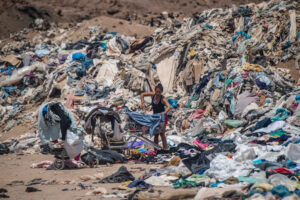 GOS Recycling Facts Used Clothes Pile Chile 04